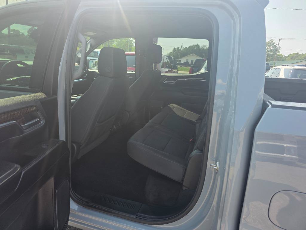 Used 2024 GMC Sierra 1500 Elevation w/ LPO, Elevation Black Package RWD image 8