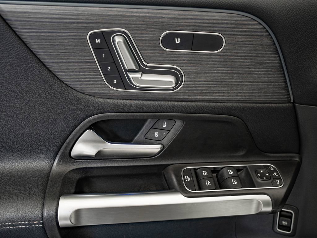 Certified 2024 Mercedes-Benz GLB 250 4MATIC image 24