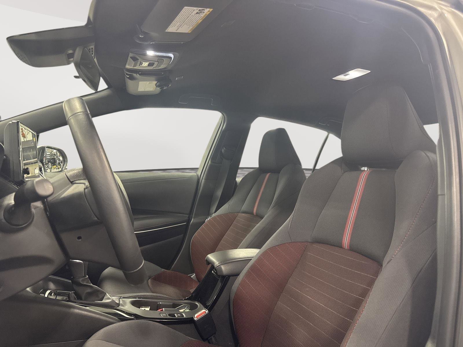 Used 2024 Toyota Corolla SE FWD image 4