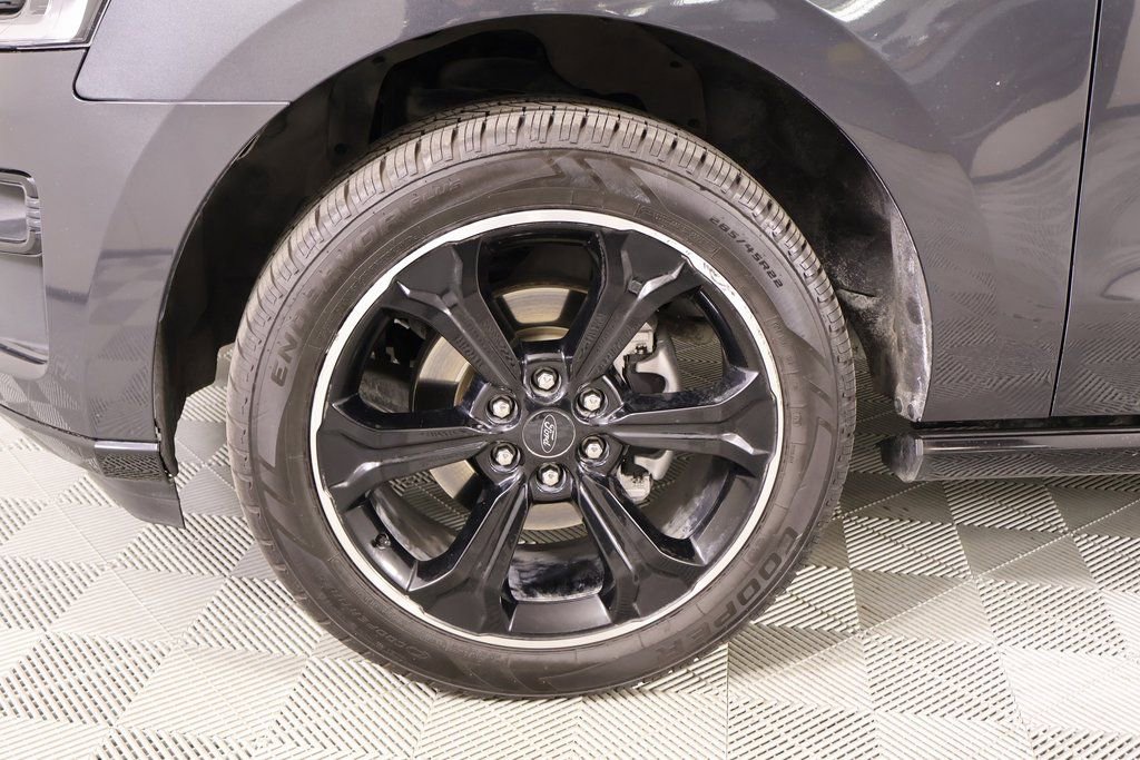 Used 2022 Ford Expedition Limited image 19