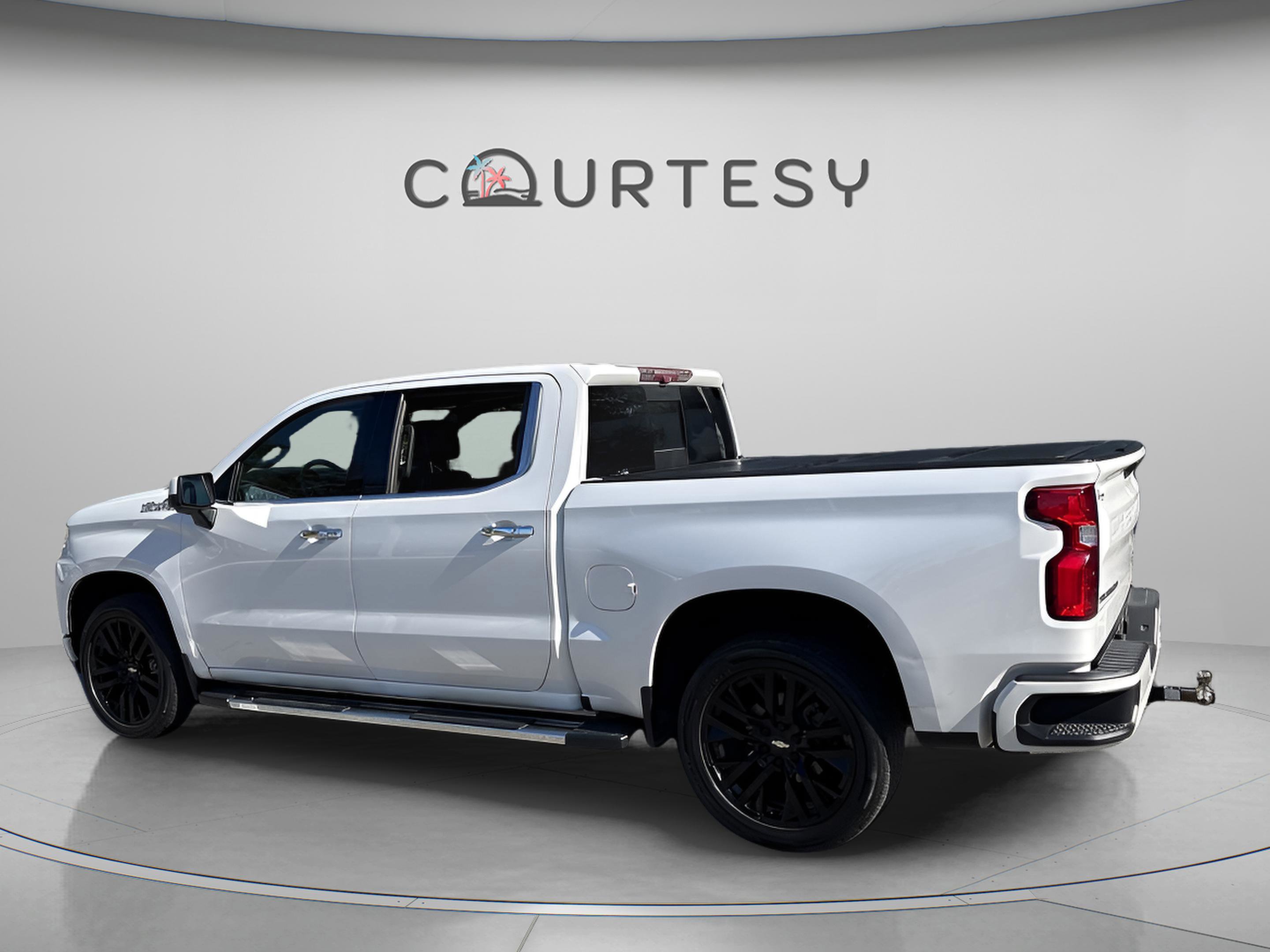 Used 2020 Chevrolet Silverado 1500 High Country w/ Technology Package image 5