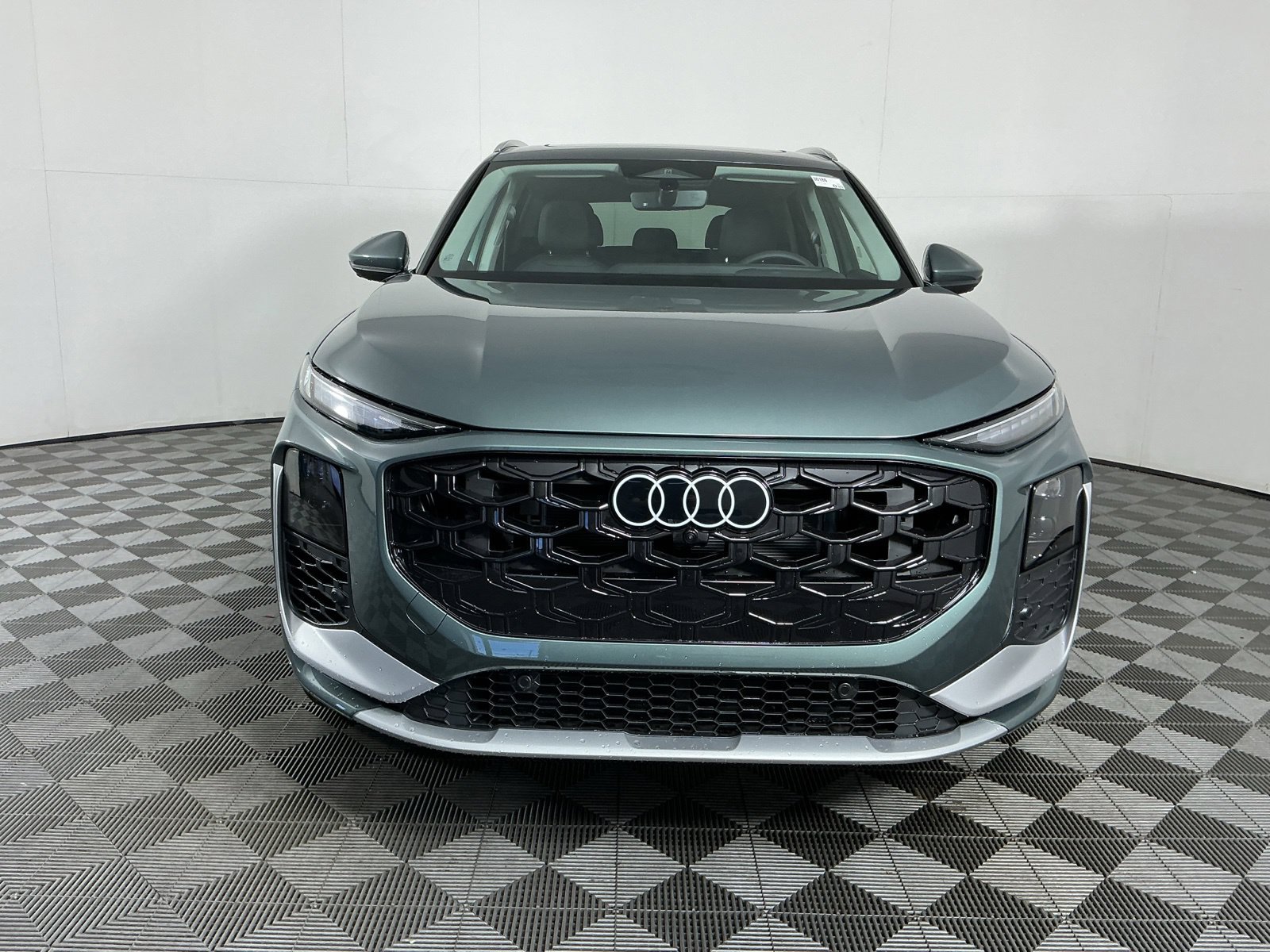 New 2026 Audi Q3 quattro 2.0T AWD/4WD image 2