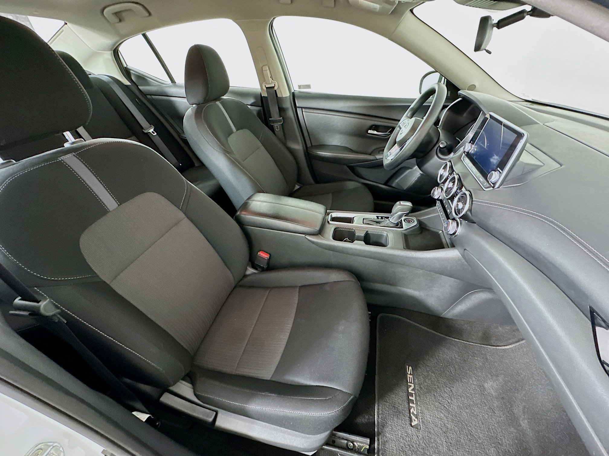Used 2024 Nissan Sentra SV FWD image 28