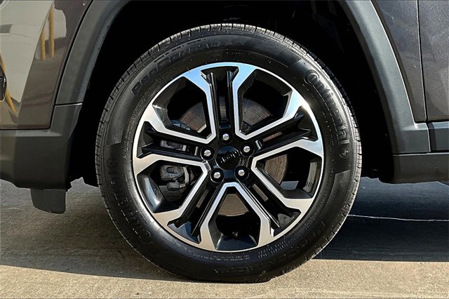 Certified 2023 Jeep Compass Limited image 8