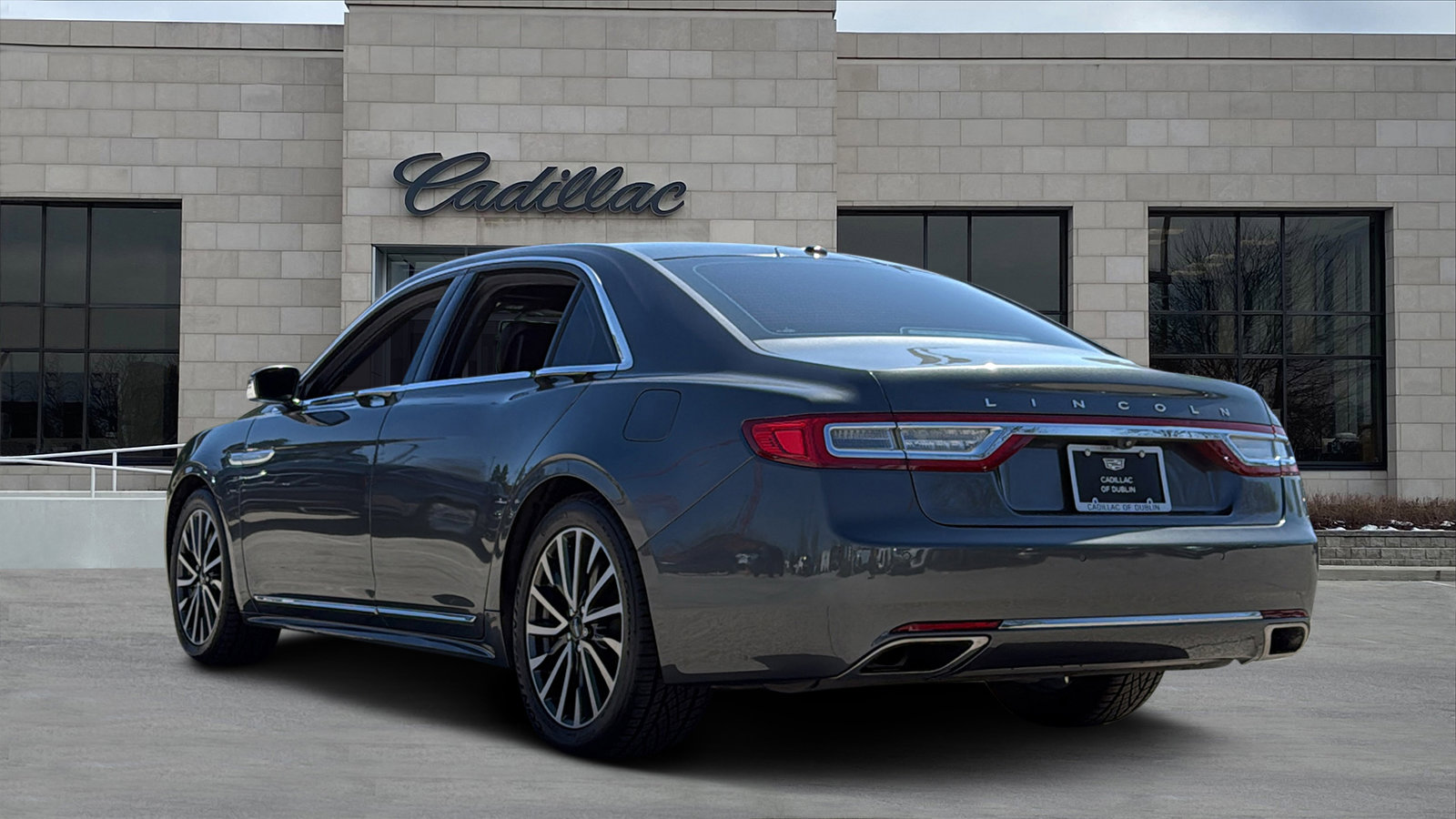 Used 2017 Lincoln Continental Select w/ Climate Package AWD/4WD image 4