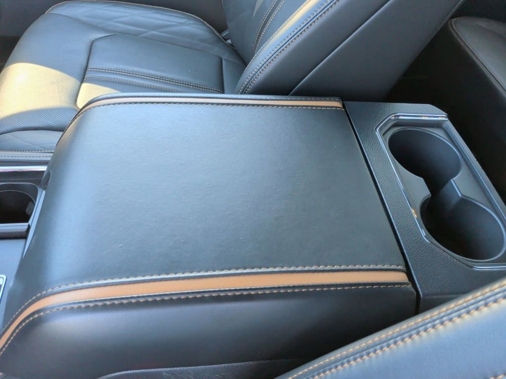 Used 2024 Ford Expedition Platinum image 33