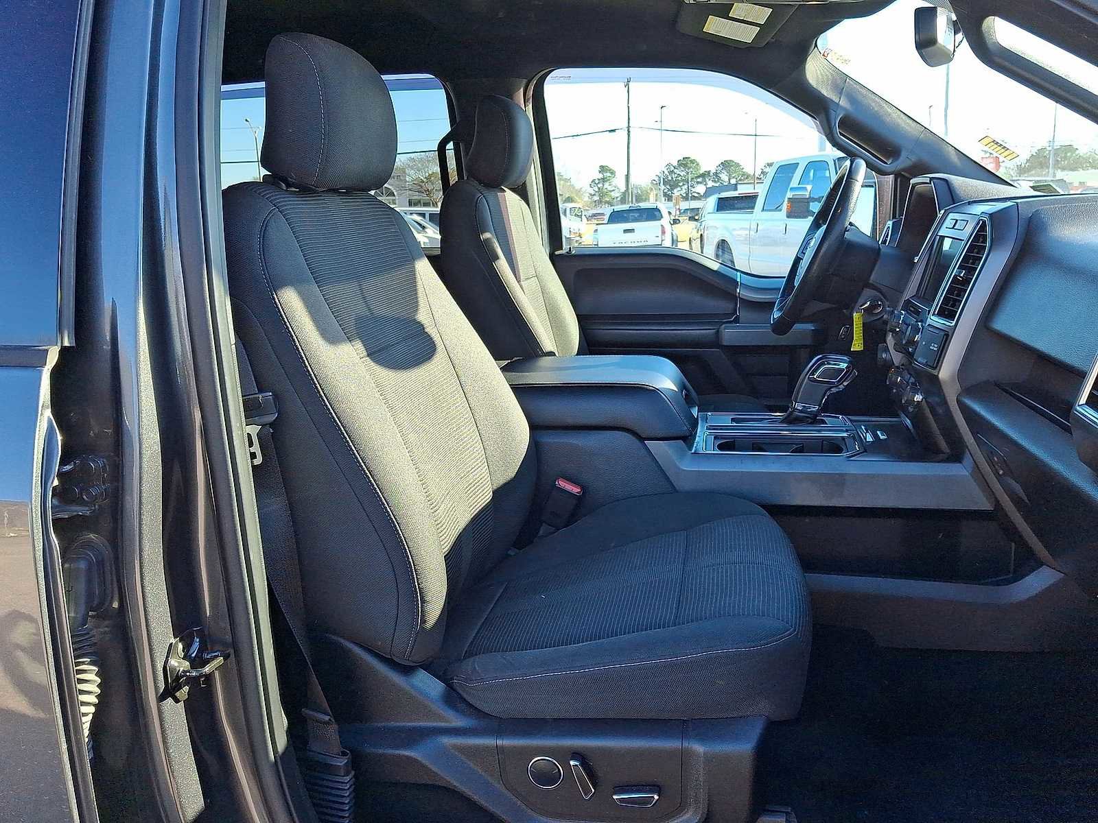 Used 2016 Ford F150 XLT w/ Equipment Group 302A Luxury image 31