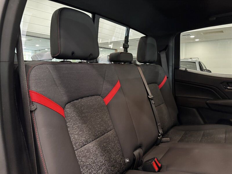 Used 2024 Chevrolet Colorado Z71 w/ Z71 Convenience Package 2 image 18