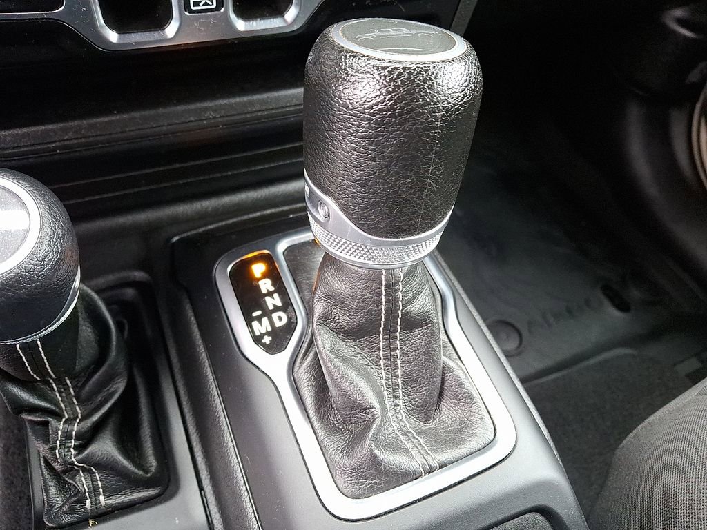 Used 2022 Jeep Gladiator Overland w/ LED Lighting Group image 15