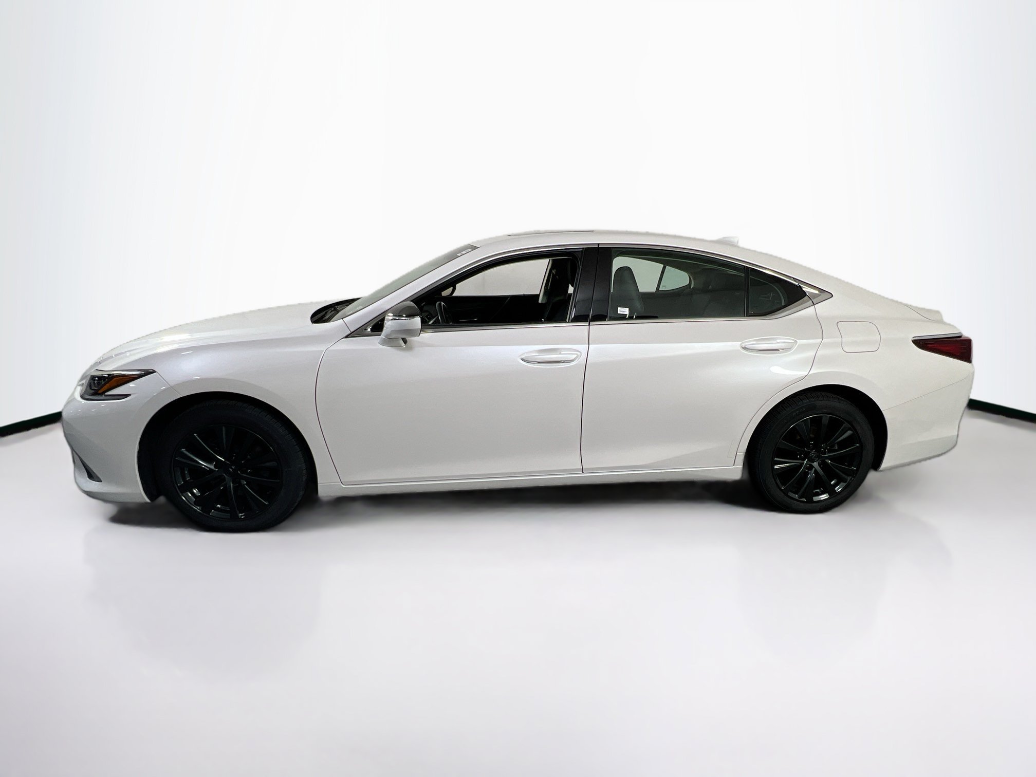 Used 2021 Lexus ES 250 w/ Accessory Package 2 AWD/4WD image 8