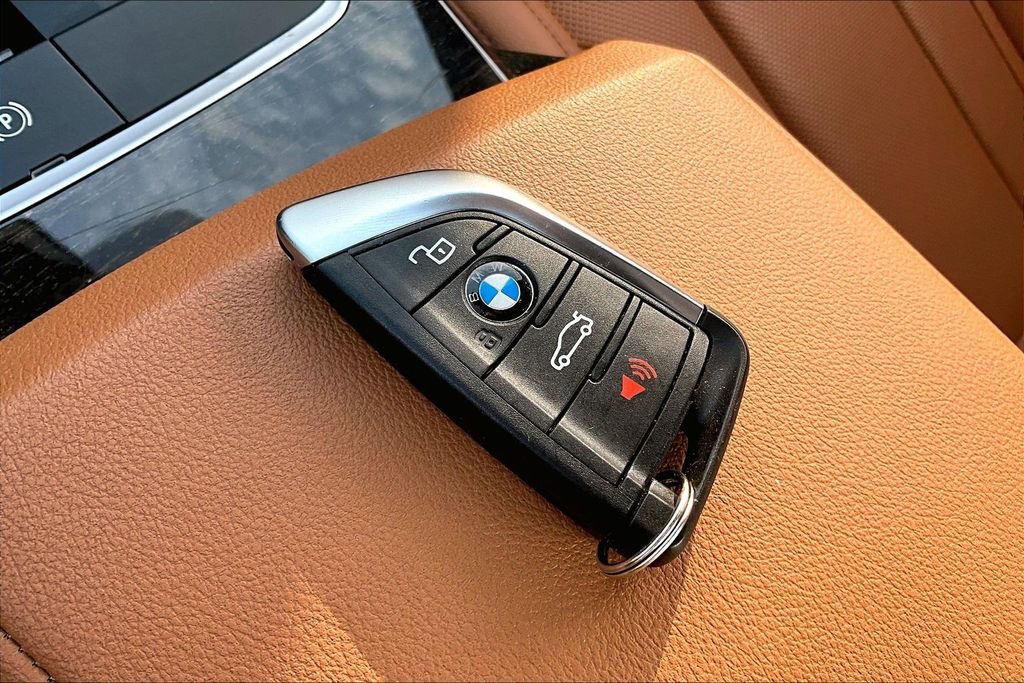 Used 2023 BMW 330e w/ Driving Assistance Package image 32