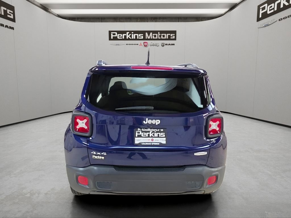 Used 2017 Jeep Renegade Latitude AWD/4WD image 4