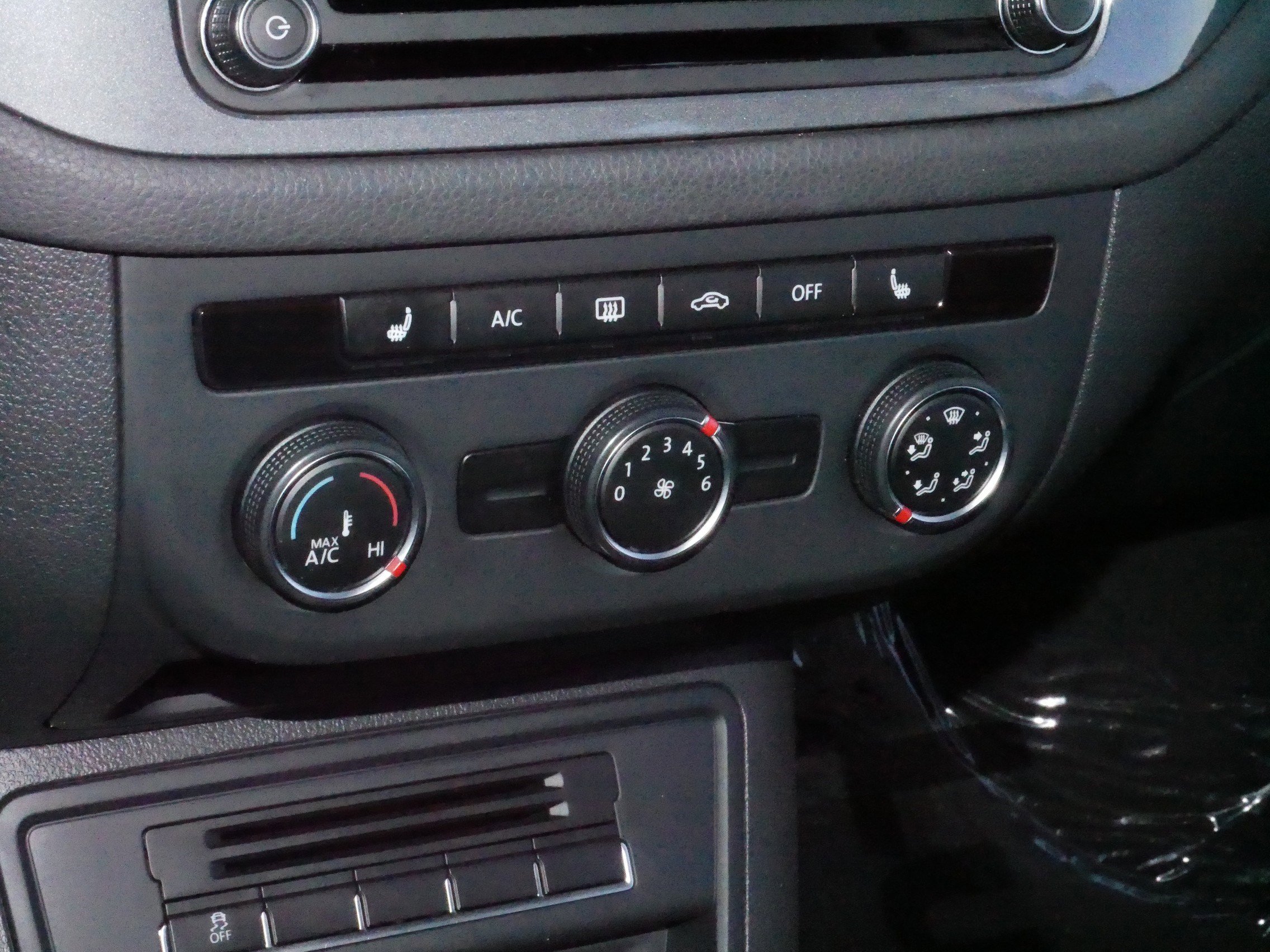 Used 2017 Volkswagen Tiguan Wolfsburg Edition image 23