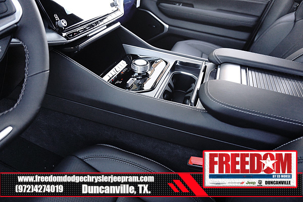 New 2025 Jeep Wagoneer L Series II w/ Premium Group I image 35