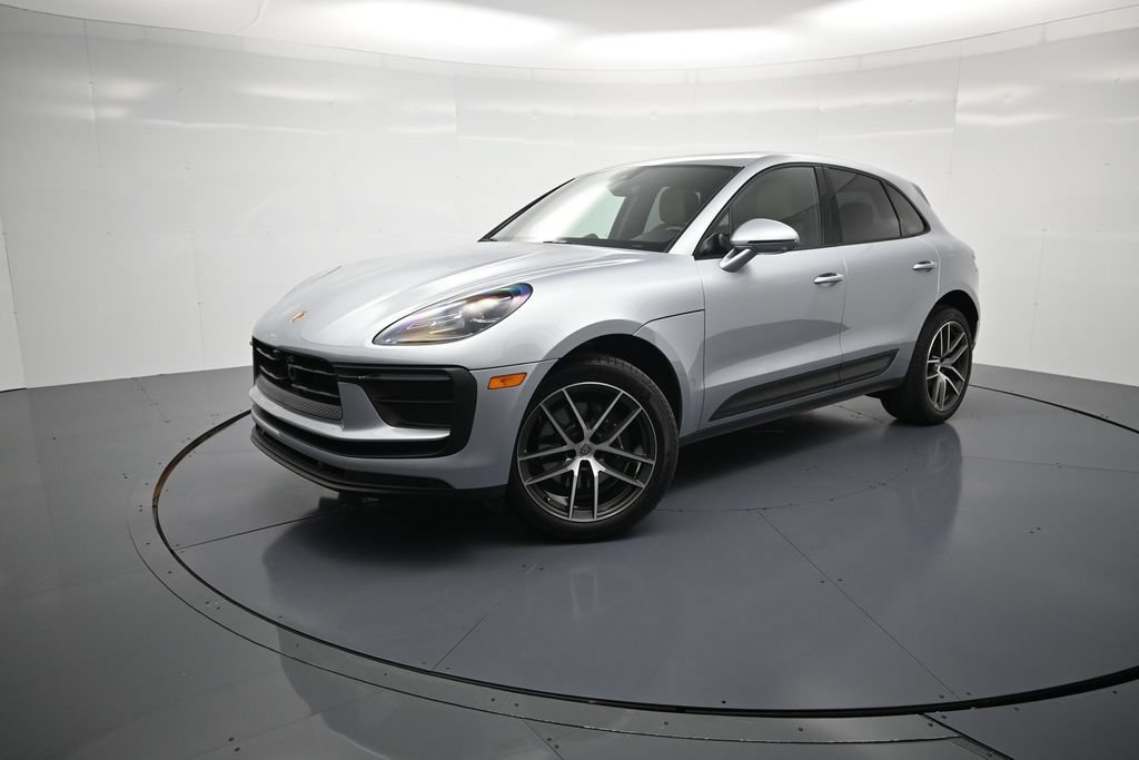 Certified 2026 Porsche Macan AWD/4WD image 31