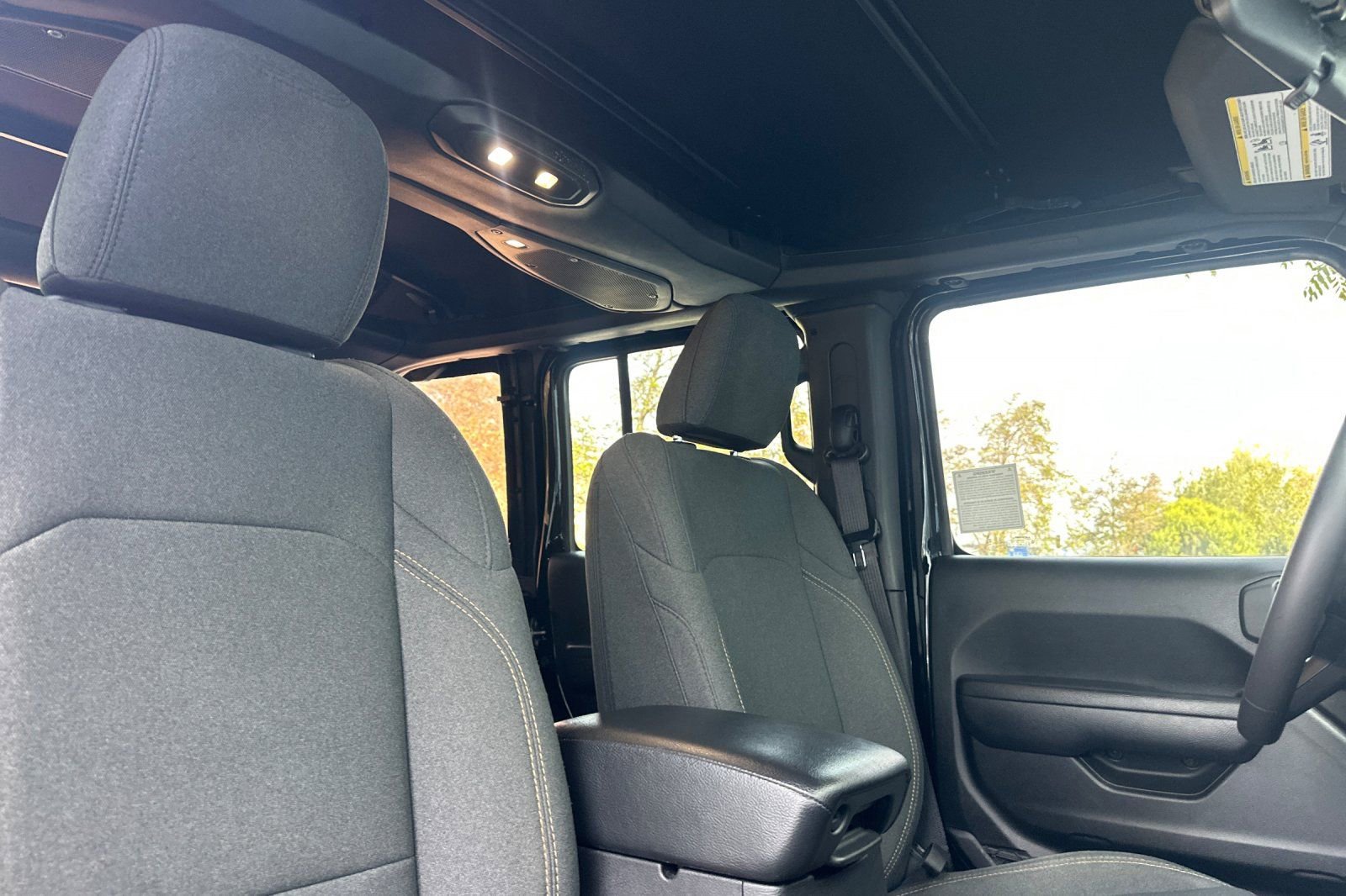 Used 2024 Jeep Wrangler Unlimited AWD/4WD image 19