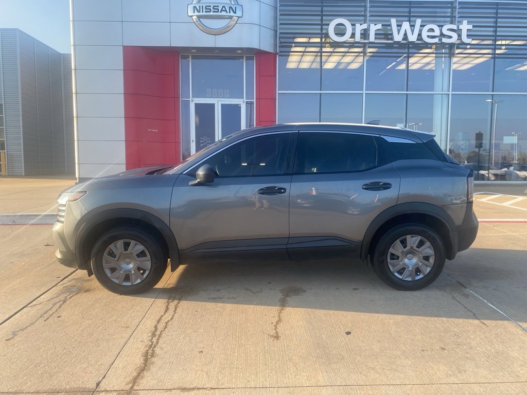 Used 2025 Nissan Kicks S image 2