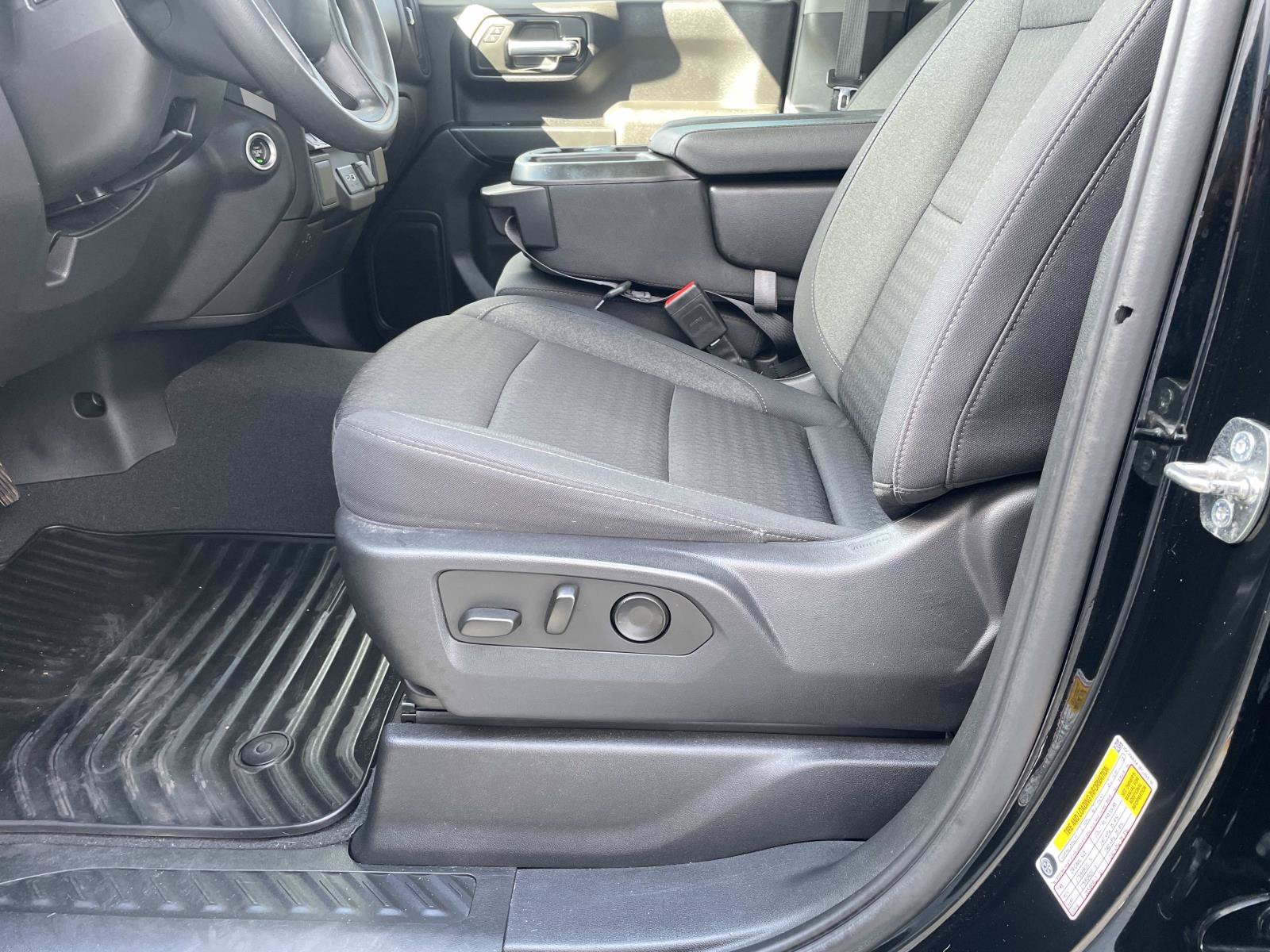 Used 2023 Chevrolet Silverado 1500 Custom RWD image 17