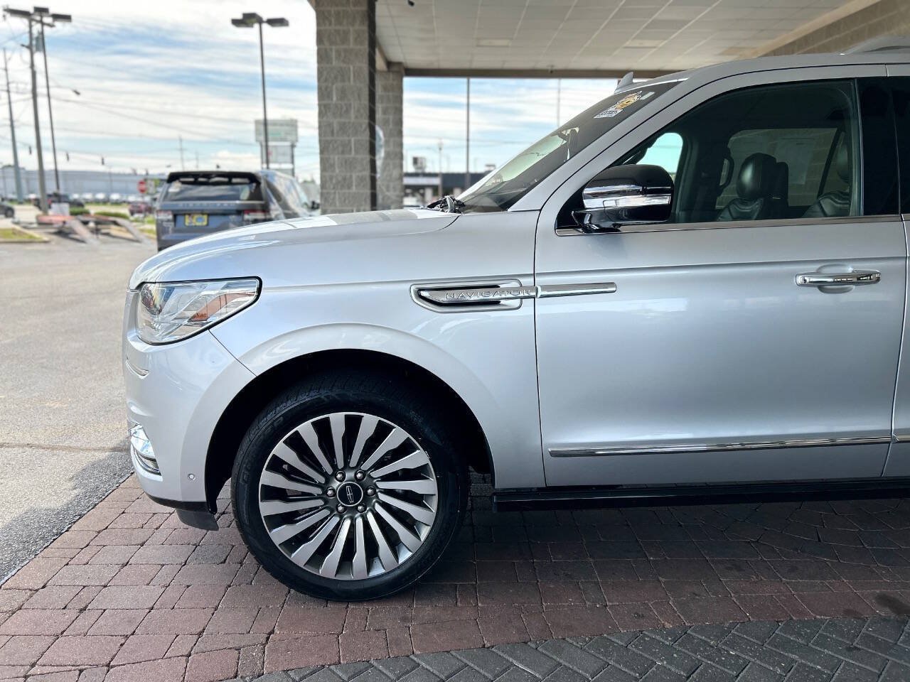 Used 2018 Lincoln Navigator L Reserve w/ Technology Package AWD/4WD image 5