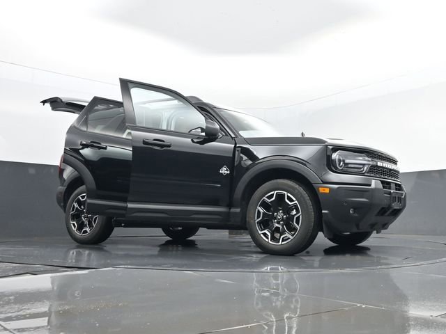 Used 2025 Ford Bronco Sport Outer Banks w/ Outer Banks Tech Package+ image 32