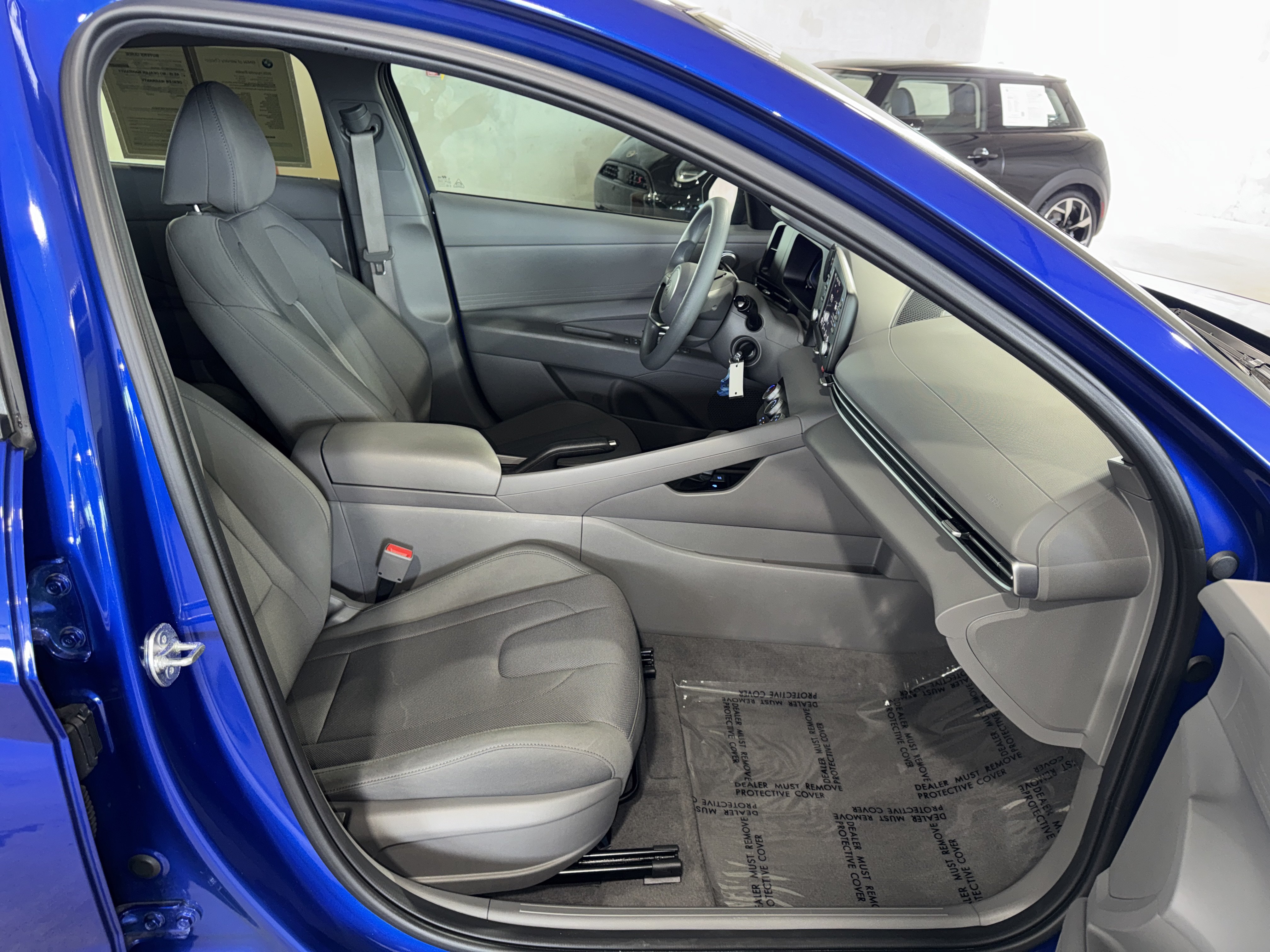 Used 2025 Hyundai Elantra SE FWD image 10