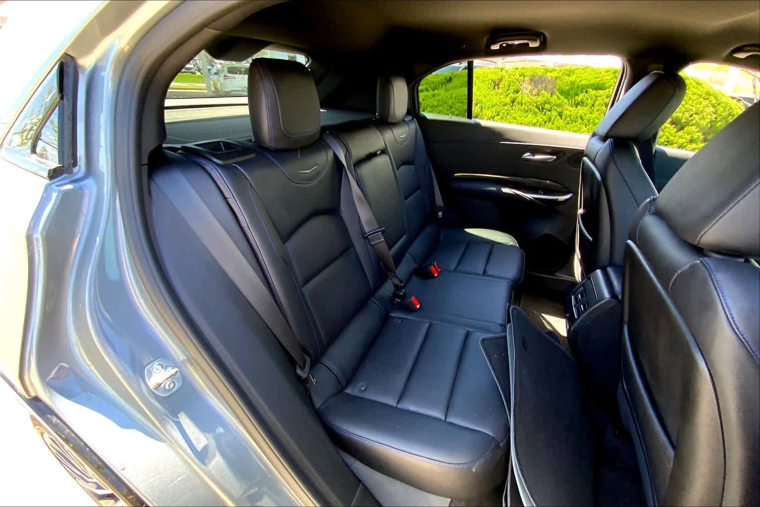 Used 2025 Cadillac XT4 Sport w/ Technology Package image 18