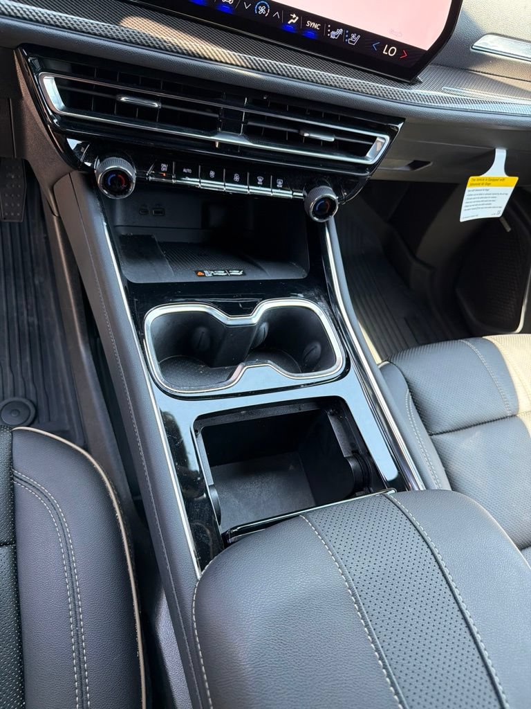 Used 2026 Chevrolet Traverse High Country w/ LPO, Floor Liner Package AWD/4WD image 18