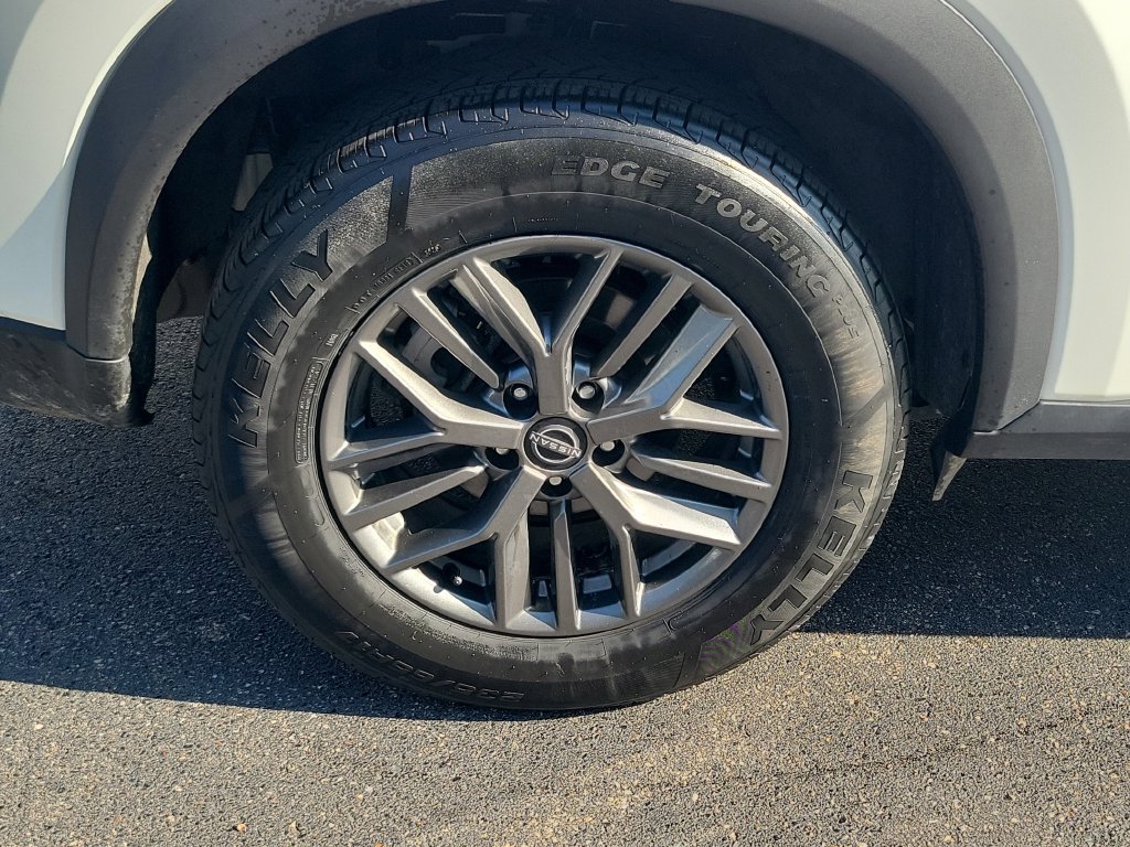 Used 2024 Nissan Rogue S FWD image 8