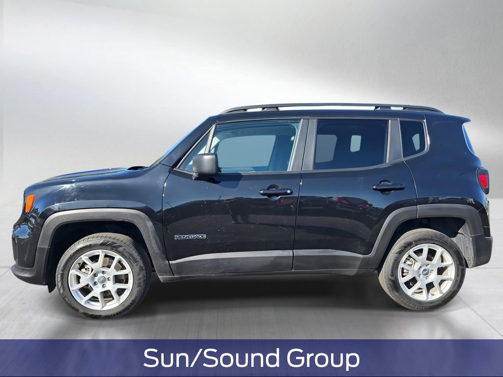 Used 2023 Jeep Renegade Latitude w/ Sun/Sound Group AWD/4WD image 3