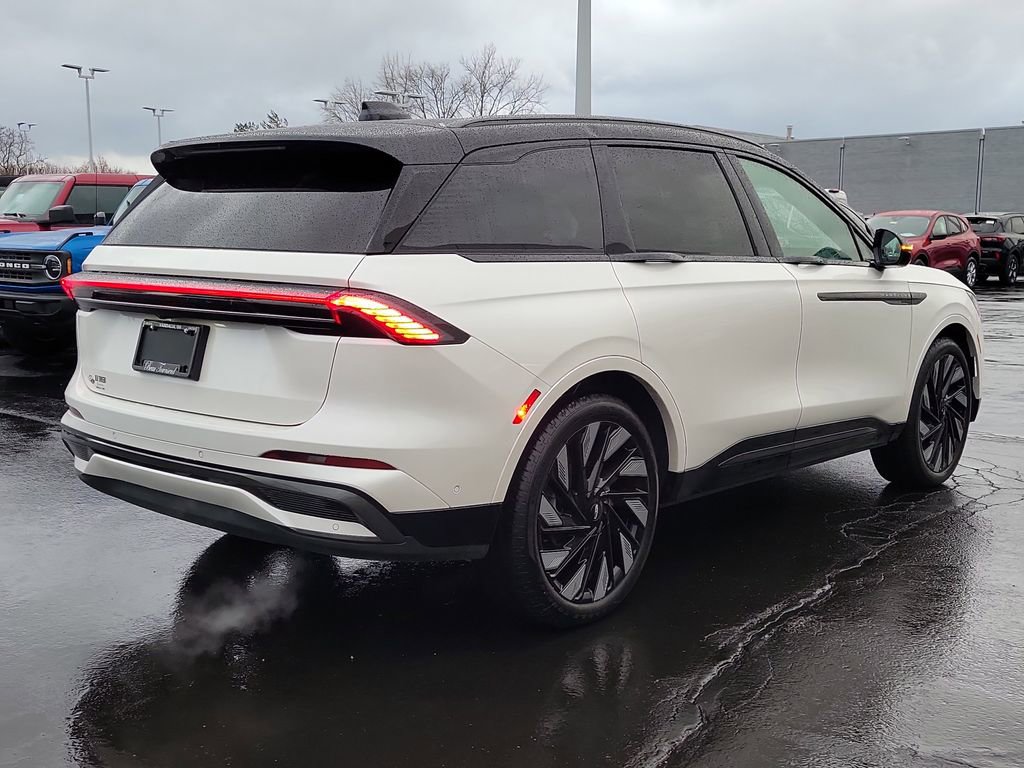 Certified 2024 Lincoln Nautilus Reserve w/ Equipment Group 202A image 4