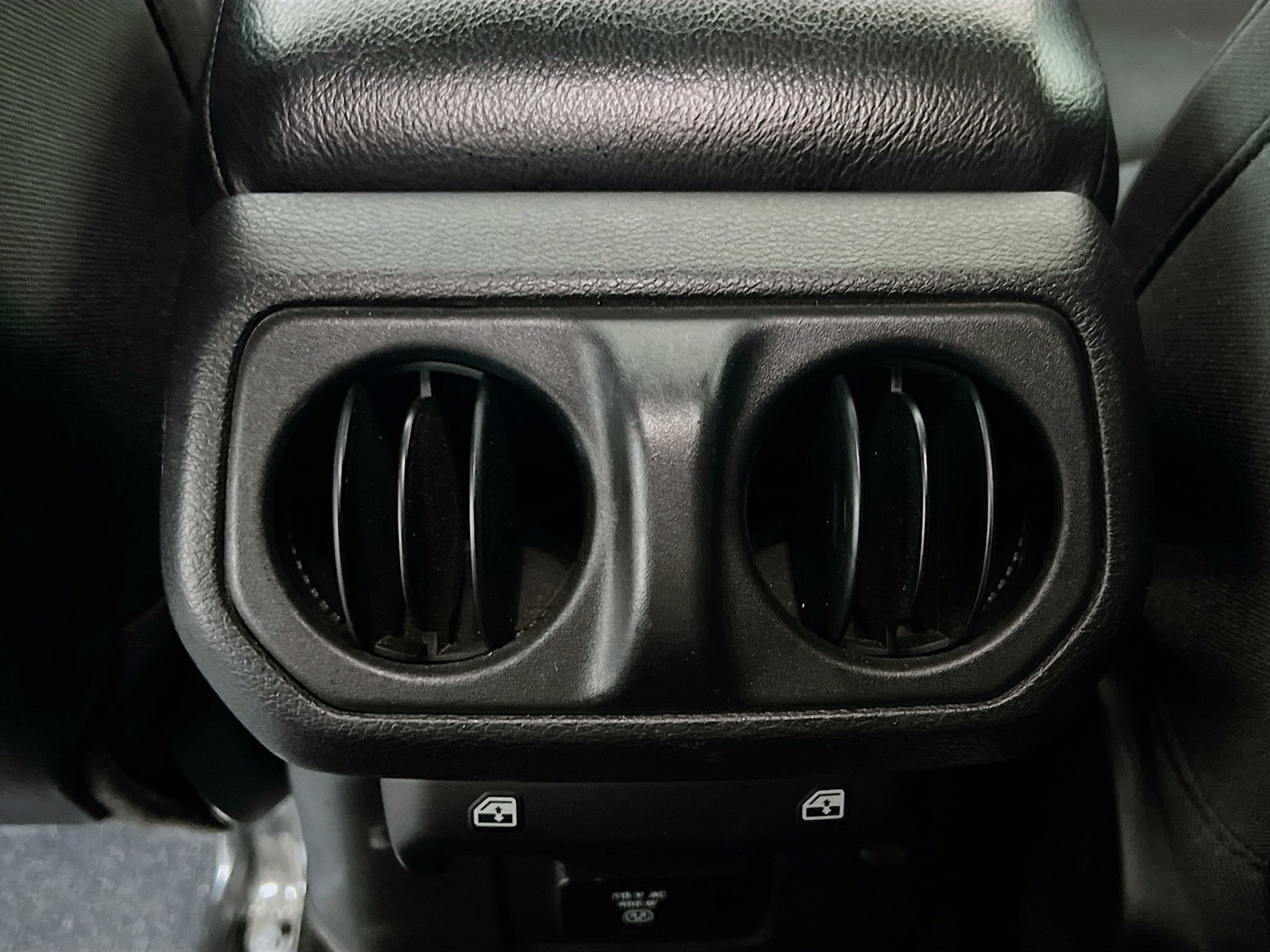 Used 2022 Jeep Gladiator Rubicon w/ LED Lighting Group AWD/4WD image 18