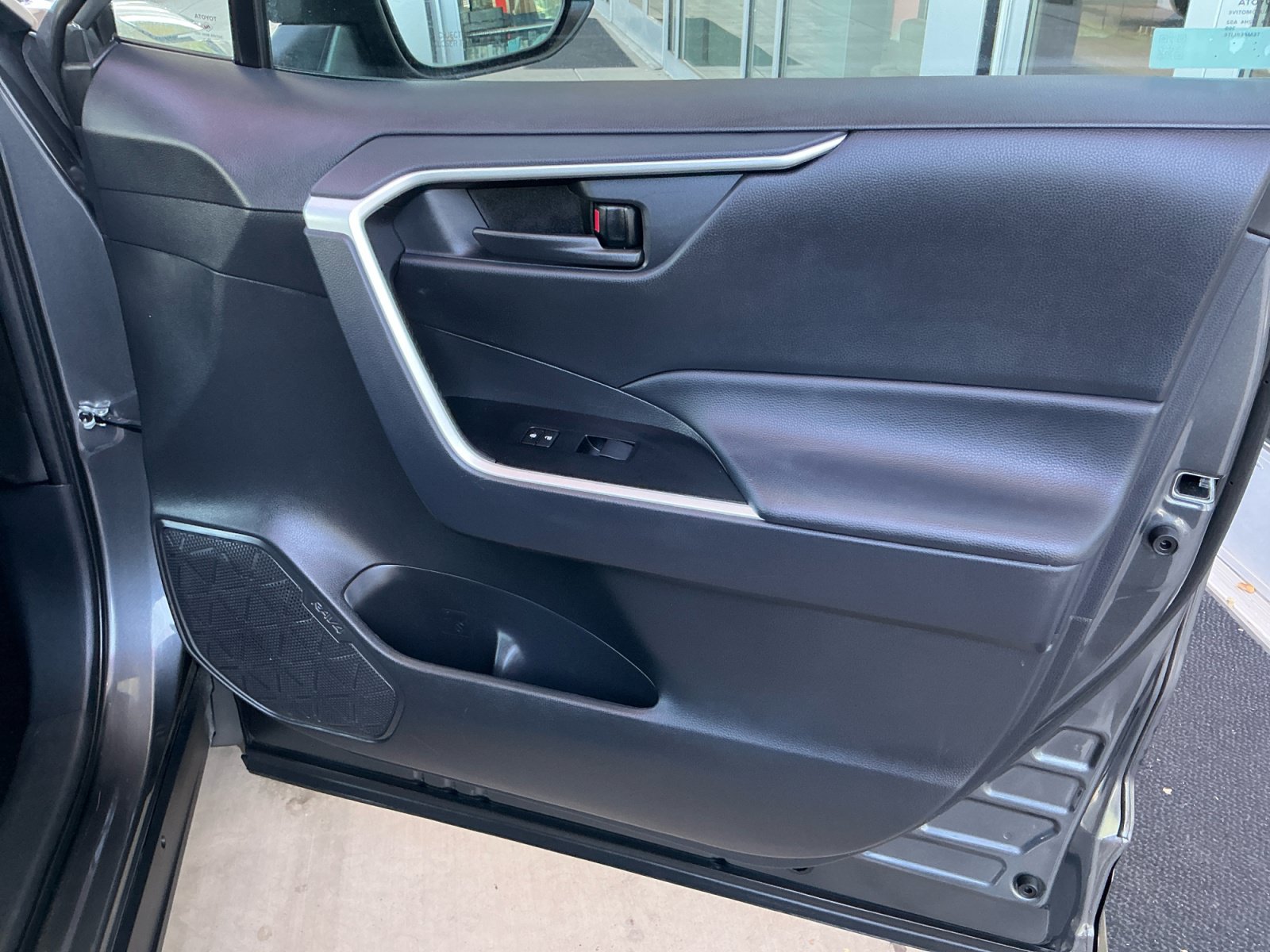 Certified 2025 Toyota RAV4 LE AWD/4WD image 16