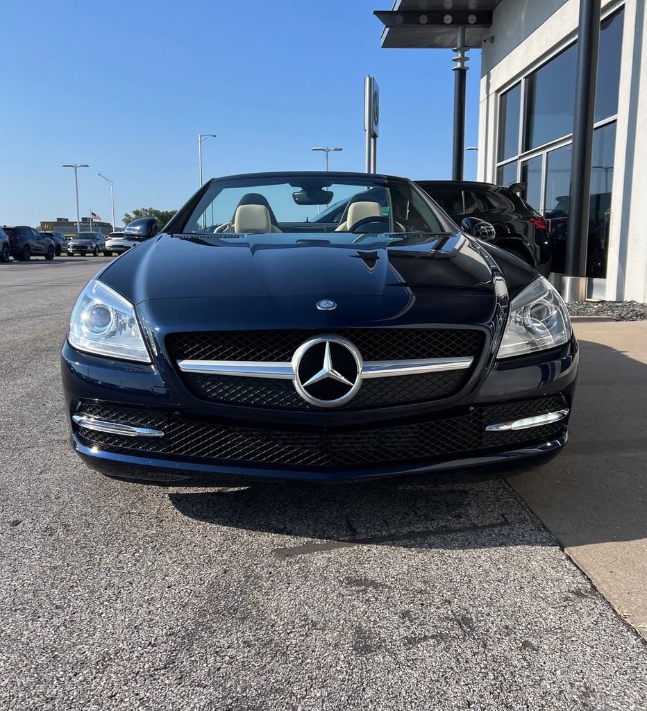 Used 2015 Mercedes-Benz SLK 250 image 2