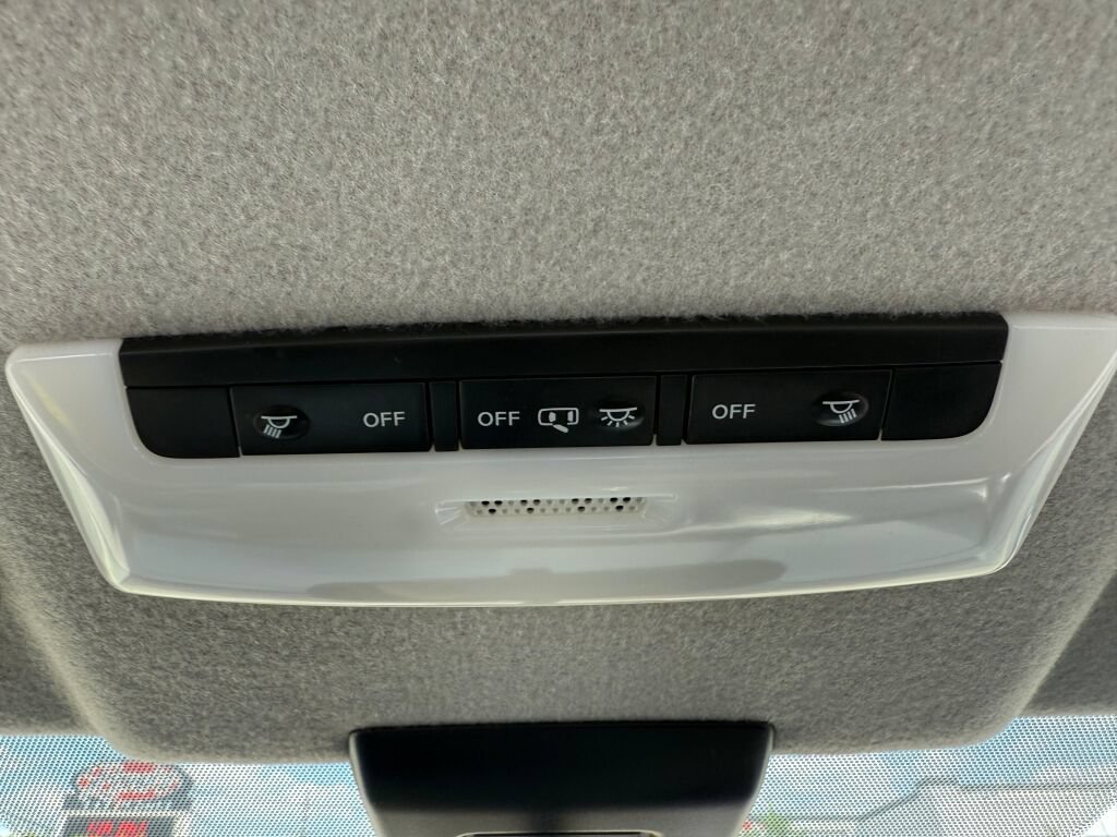 Used 2023 Nissan Kicks SV FWD image 21