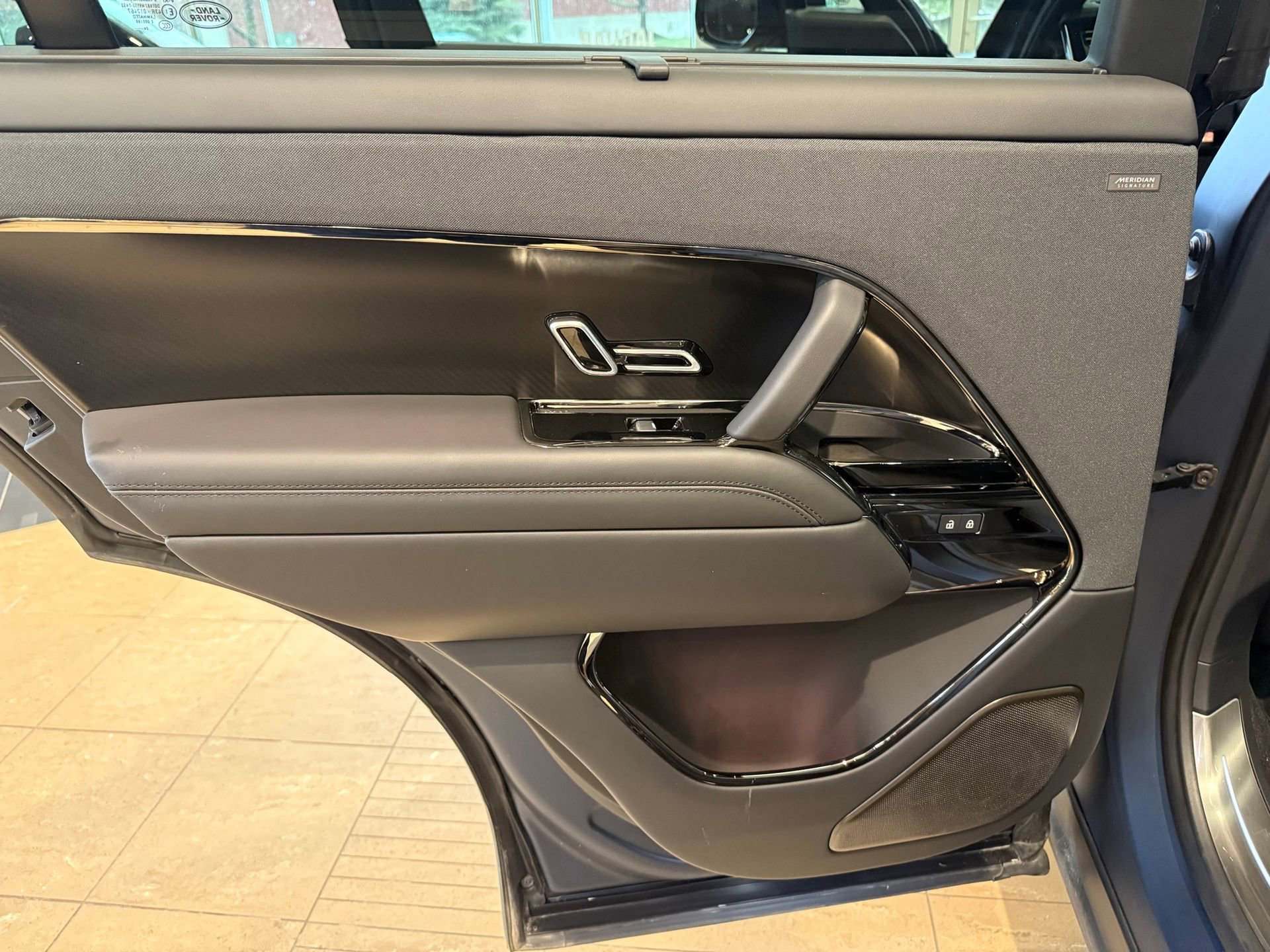 Used 2025 Land Rover Range Rover Sport SV Edition Two image 34