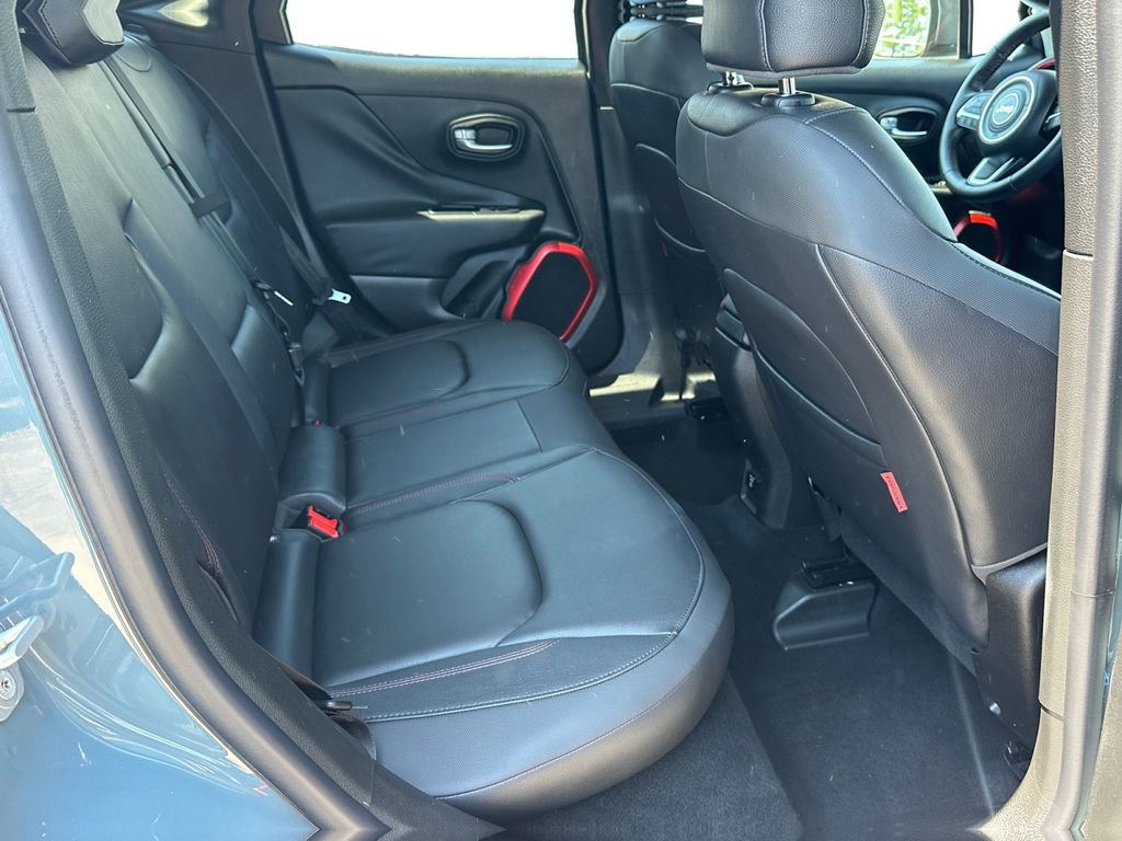 Used 2016 Jeep Renegade Trailhawk w/ Premium Trailhawk Package AWD/4WD image 11
