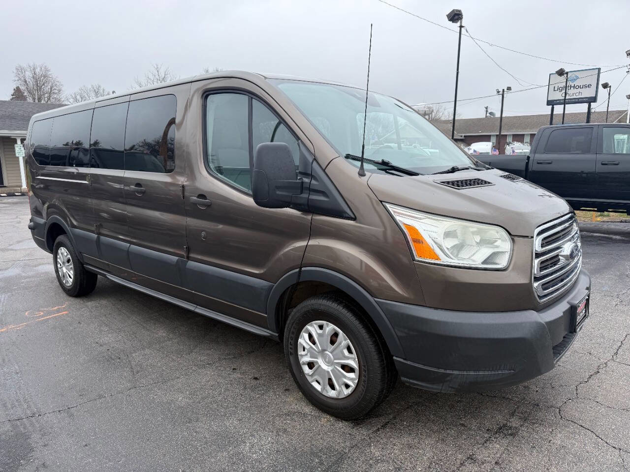 Used 2016 Ford Transit 350 XLT image 4