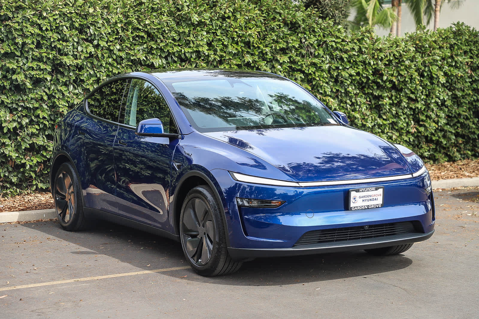 Used 2026 Tesla Model Y 2WD image 3