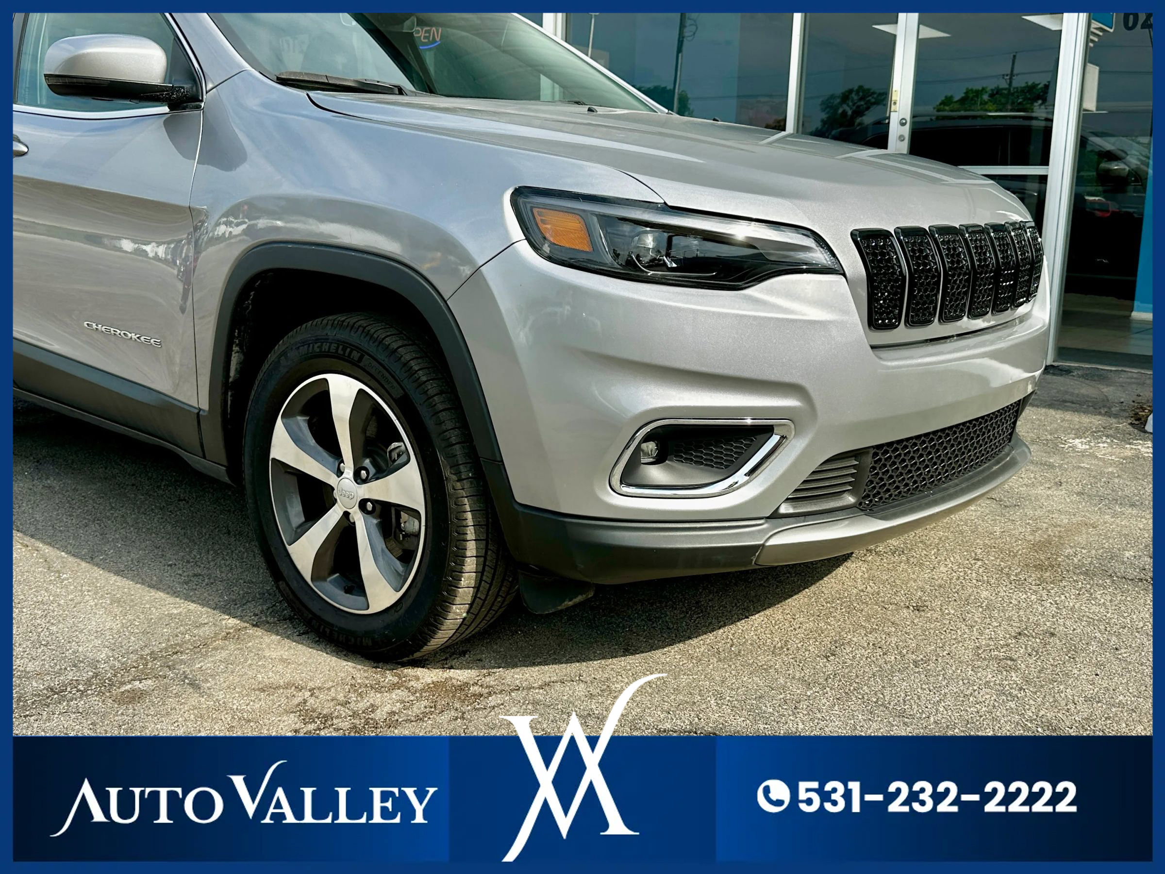 Used 2019 Jeep Cherokee Limited image 10