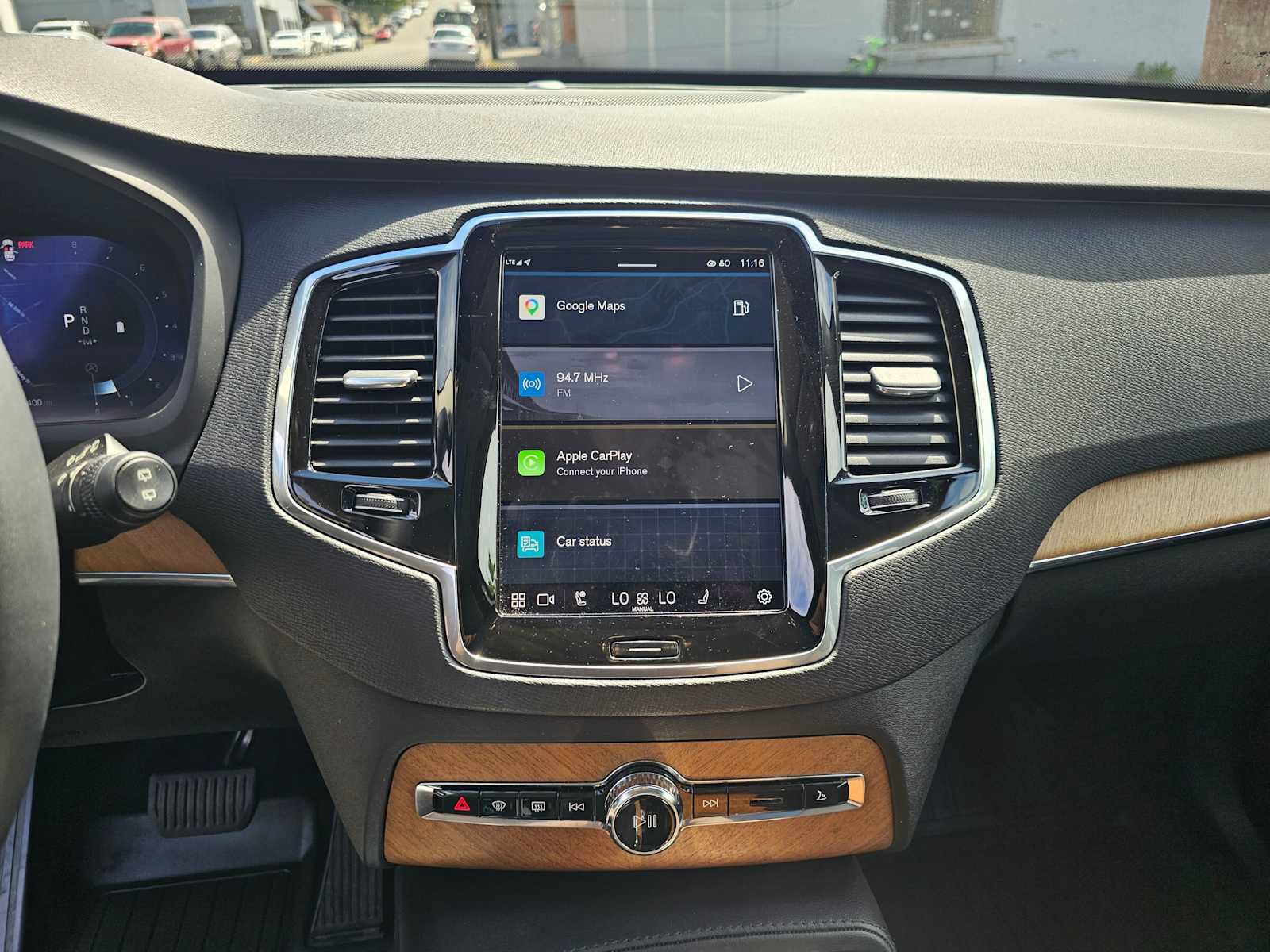 Certified 2024 Volvo XC90 B6 Plus w/ Protection Package Premier AWD/4WD image 28