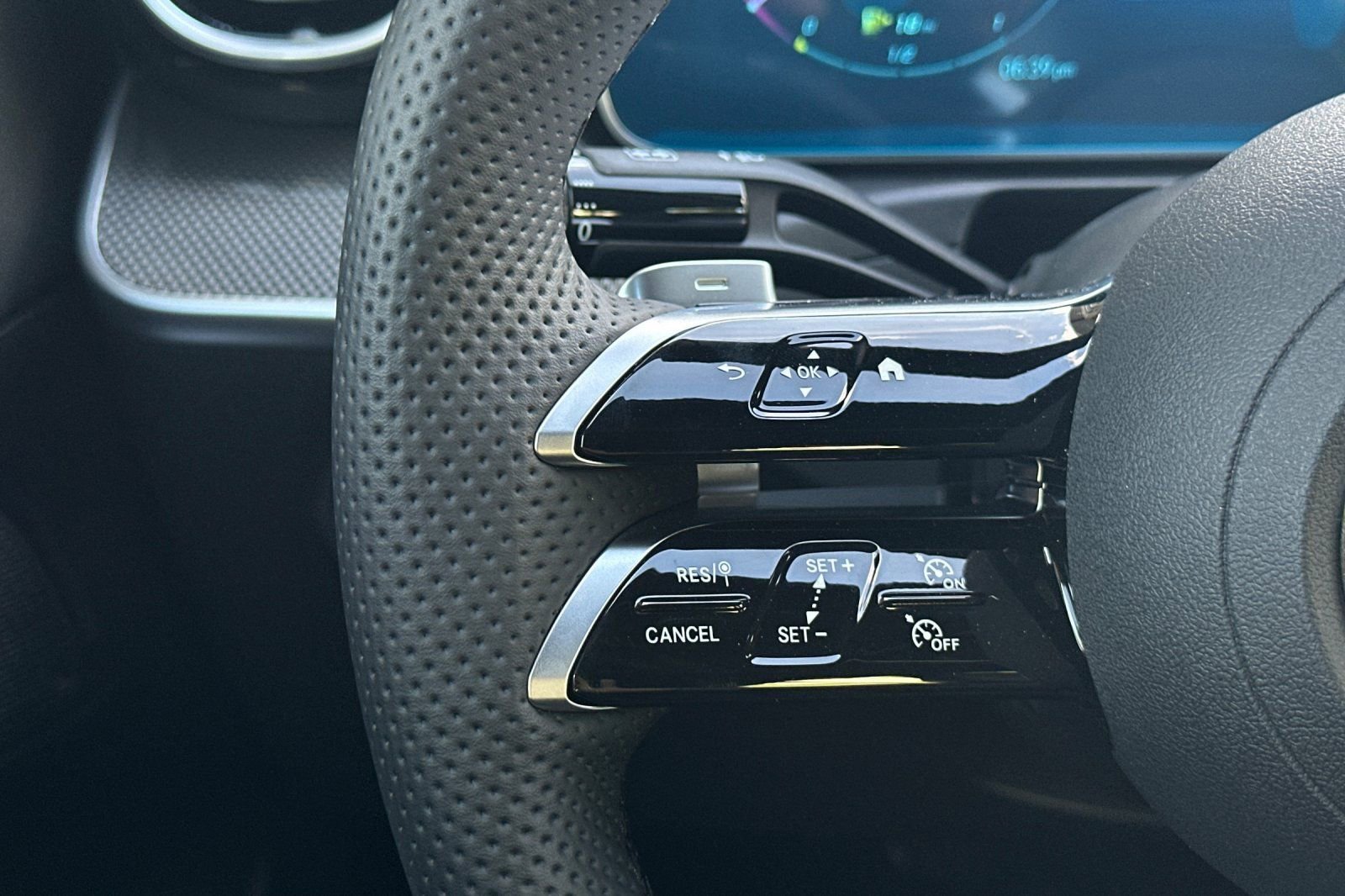 New 2025 Mercedes-Benz C 300 4MATIC Sedan image 26