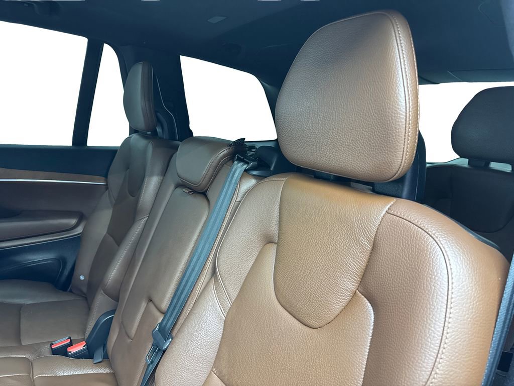 Used 2023 Volvo XC90 B6 Plus image 35