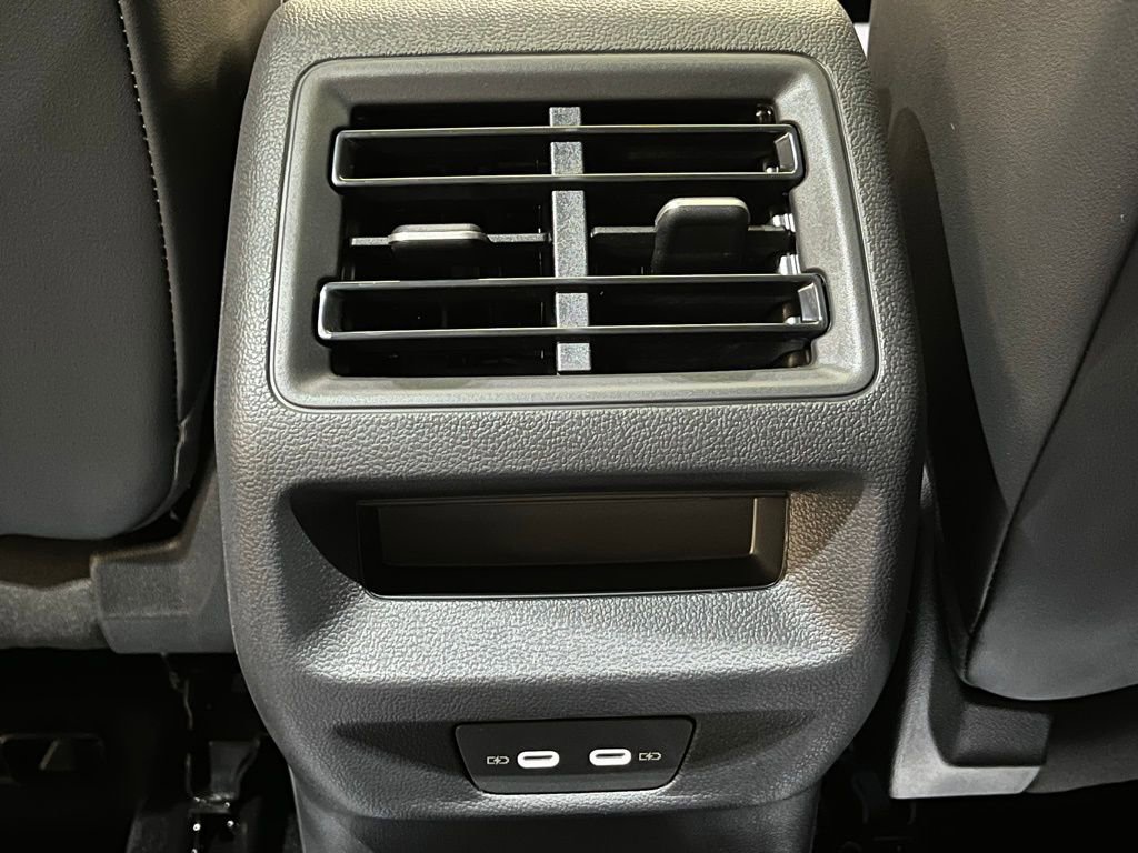 New 2026 Volkswagen Tiguan SE AWD/4WD image 25