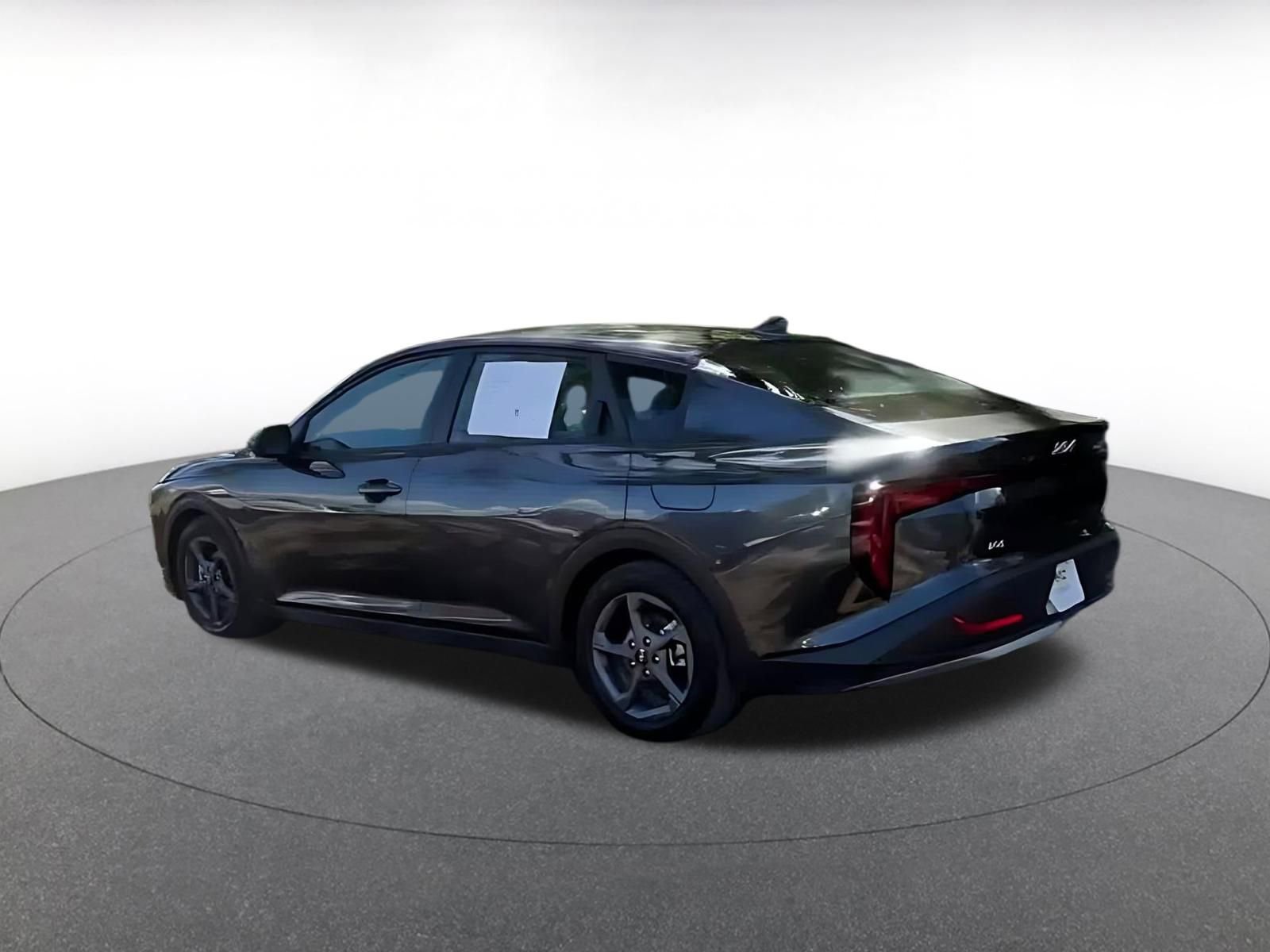 Used 2025 Kia K4 LXS image 9