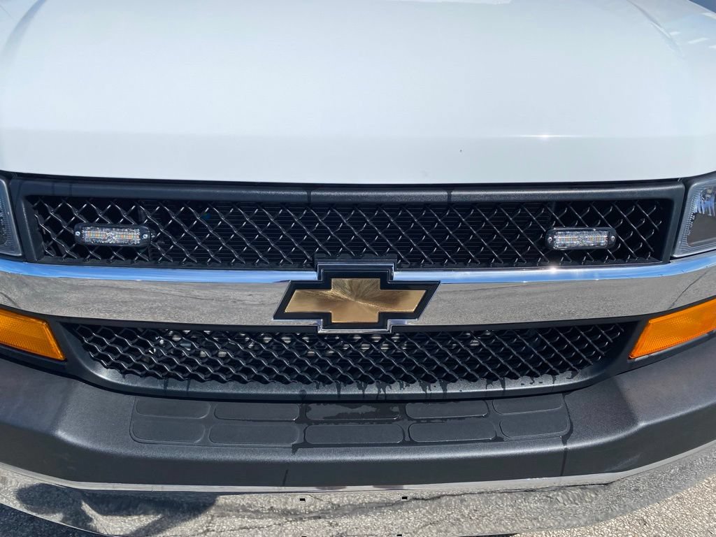 New 2025 Chevrolet Express 3500 w/ Power Convenience Package RWD image 9