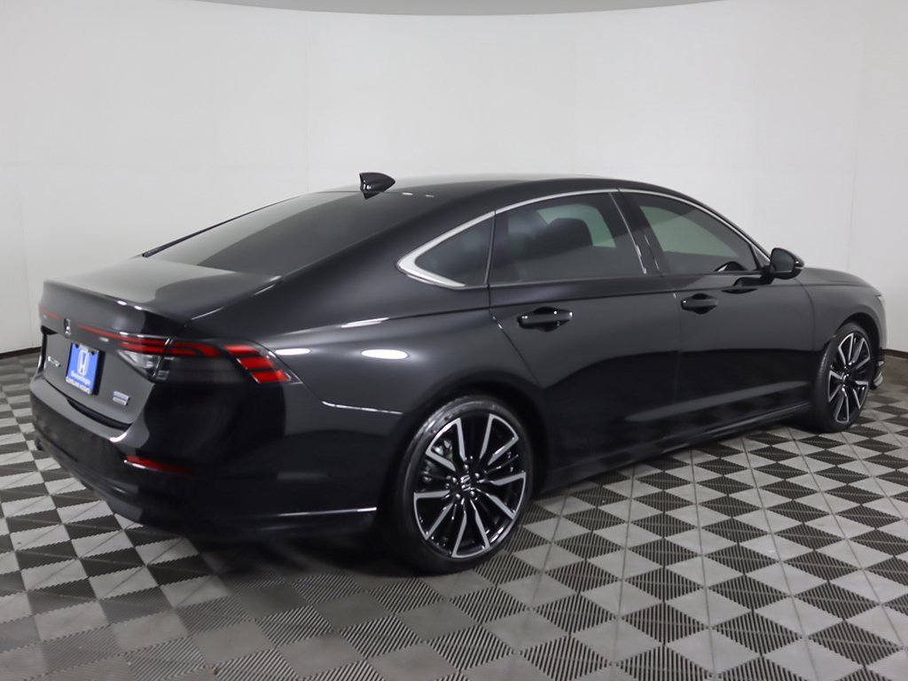 Used 2023 Honda Accord Touring image 12