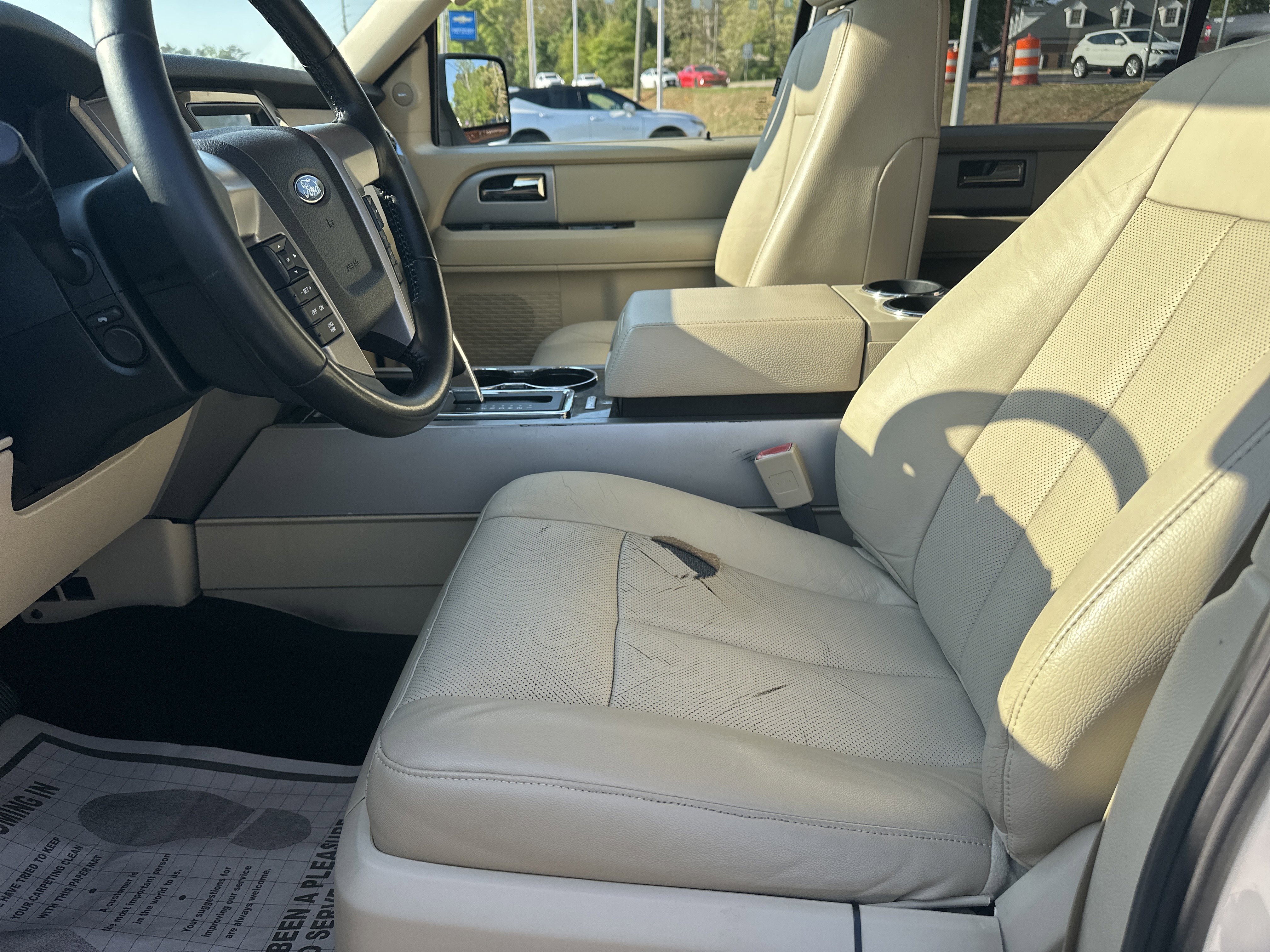 Used 2017 Ford Expedition Limited w/ Equipment Group 301A RWD image 10