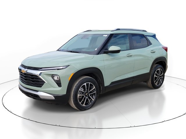 Used 2025 Chevrolet TrailBlazer LT FWD image 2
