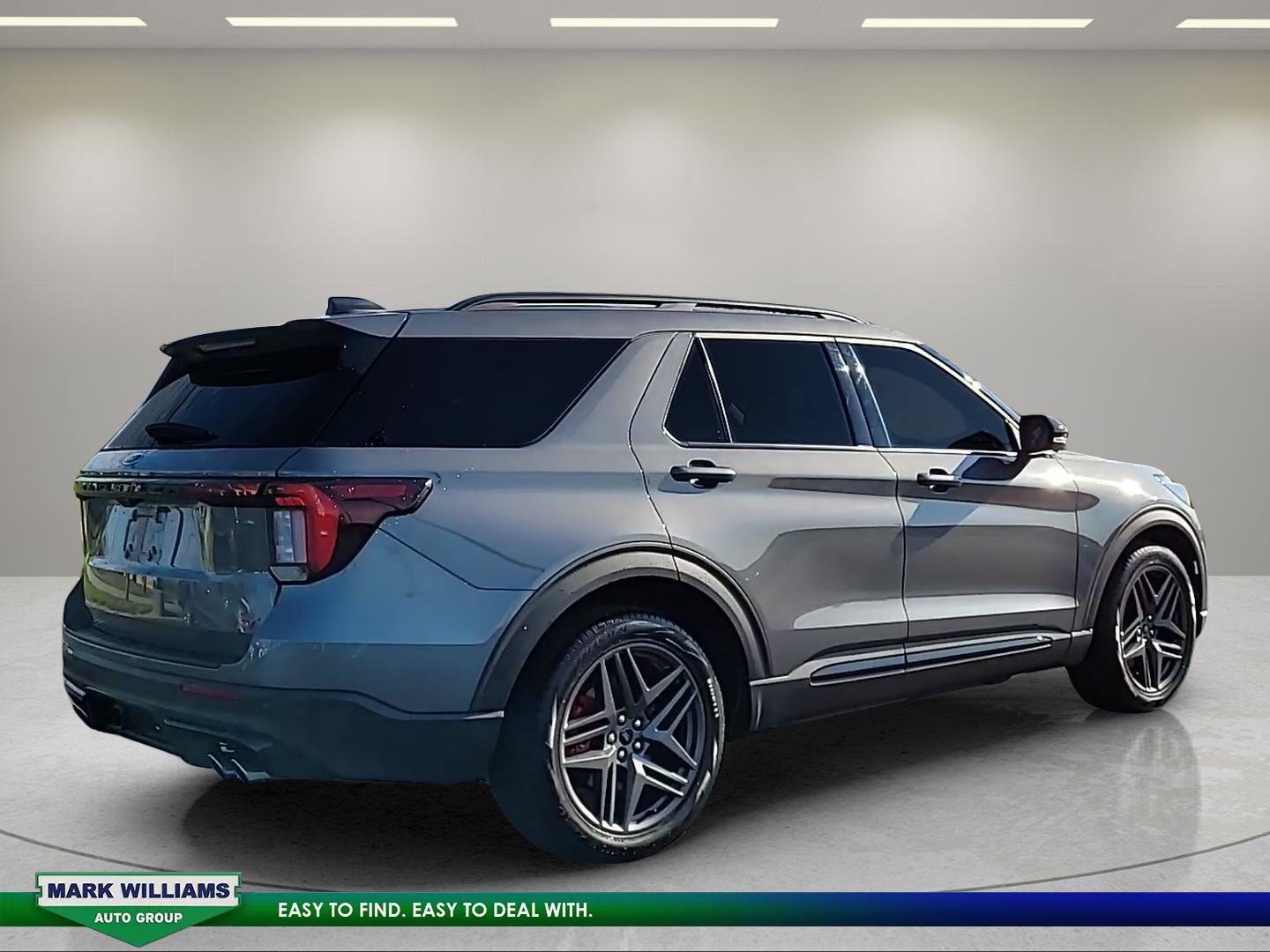Used 2025 Ford Explorer ST w/ Sun And Sound Package AWD/4WD image 4