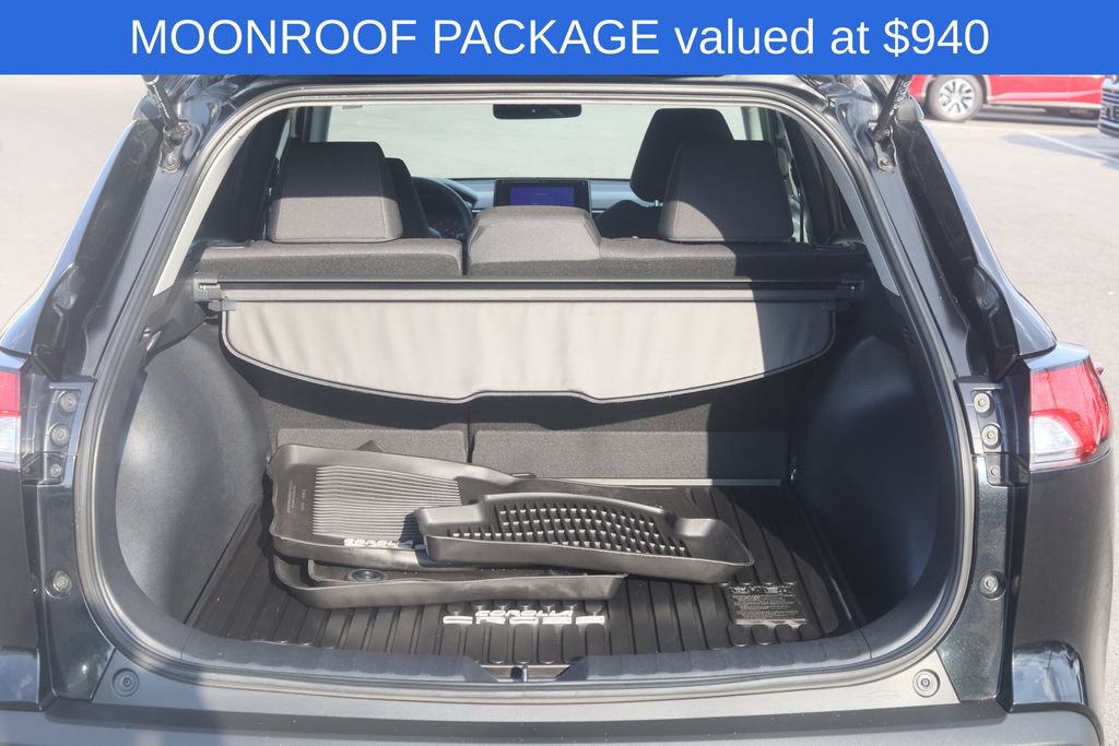 Used 2023 Toyota Corolla Cross LE w/ Moonroof Package AWD/4WD image 4